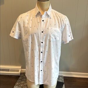 No Retreat Men’s Large White Casual Button Down Shirt with Palm Tree Design